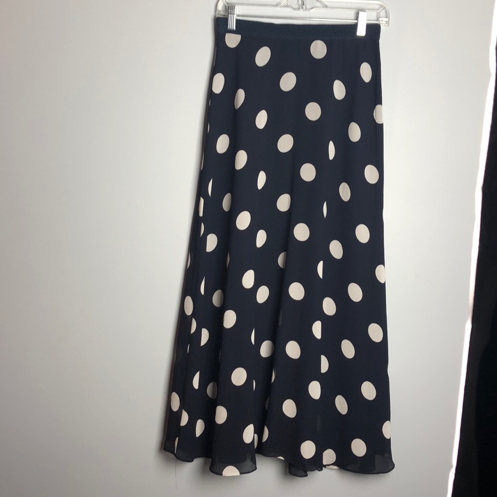 Ann Taylor polka dot skirt, moves with you!